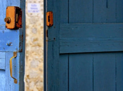 Dile adiós a las puertas de madera